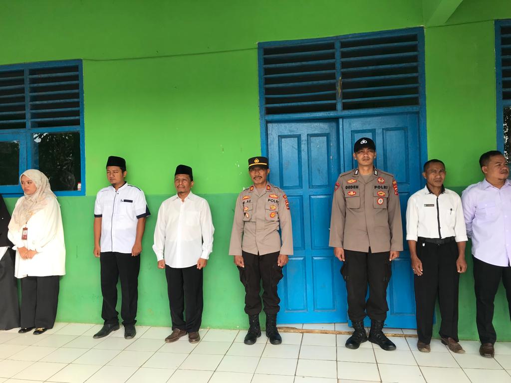 Upacara Bendera Hari Senin