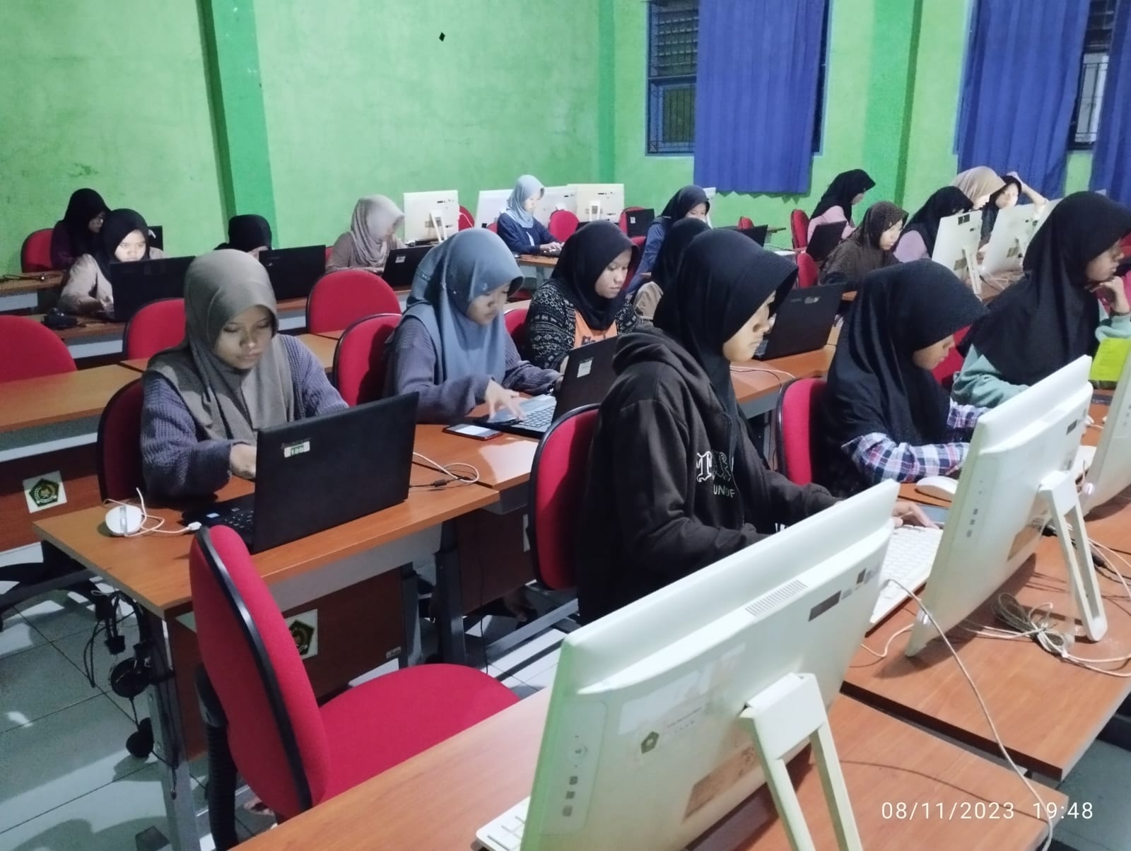 Santri Asrama MAN 4 Pandeglang Giat Belajar IT